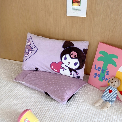 91家纺网 家纺一手货源 找家纺 2024新款牛奶绒豆豆枕三丽鸥牛奶绒枕头可拆洗豆豆枕儿童枕幼儿园枕头30*50cm/只 梦幻库洛米