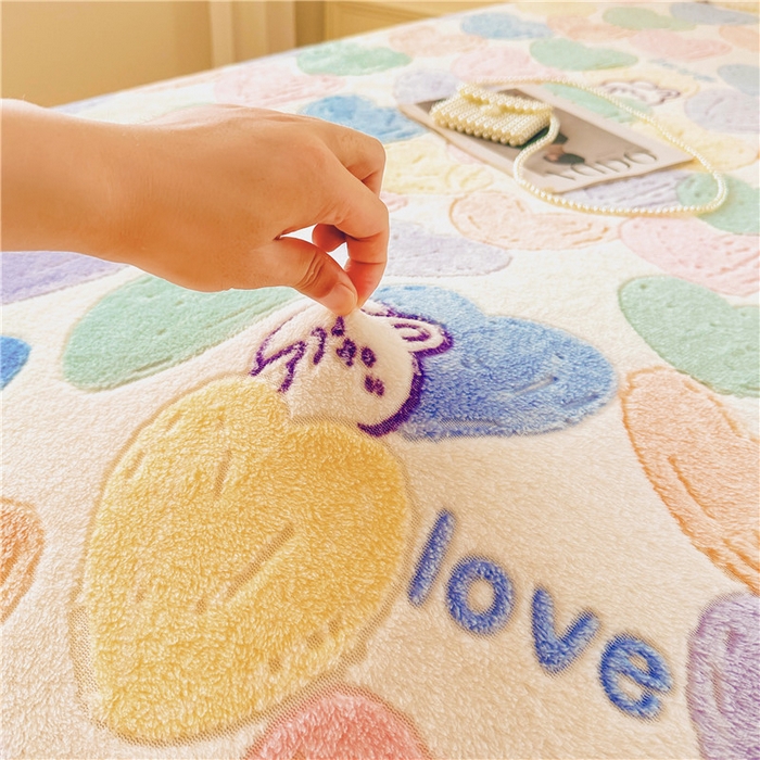 91家纺网 家纺一手货源 找家纺 喜居 喜居 2024新款雪花绒床笠印花牛奶绒床笠三件套单床笠 彩色爱心