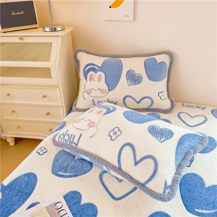 91家纺网 家纺一手货源 找家纺 喜居 喜居 2024新款雪花绒床笠印花牛奶绒床笠三件套单床笠 爱心兔