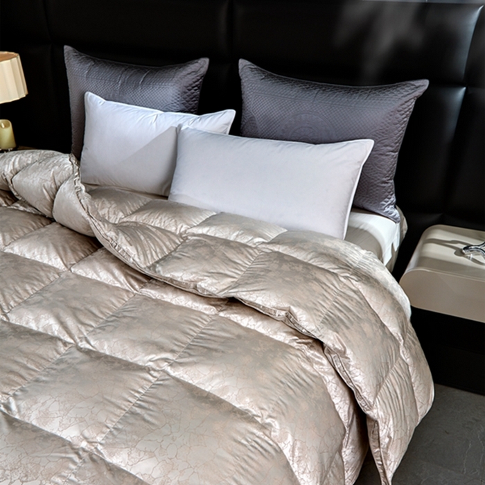 91家纺网 家纺一手货源 找家纺 静若居 2024新款羽绒被壳高精密真丝提花羽绒被壳单层防绒婚庆款 香槟