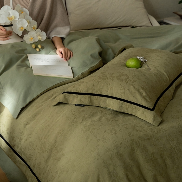 91家纺网 家纺一手货源 找家纺 2024新款老钱风复古秋冬全棉加厚立体浮雕磨毛四件套 橄榄绿