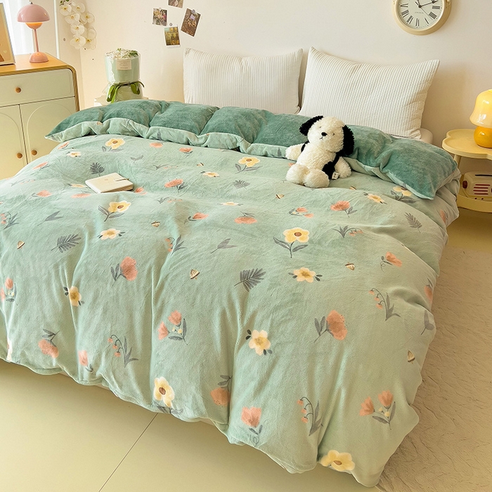 91家纺网 家纺一手货源 找家纺 大柏树 2025新款A类高克重亲肤舒适牛奶绒印花四件套-单被套可定制 春意浓-绿