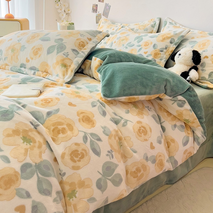 91家纺网 家纺一手货源 找家纺 大柏树 2025新款A类高克重亲肤舒适牛奶绒印花四件套-四件套可定制 朵柔-黄