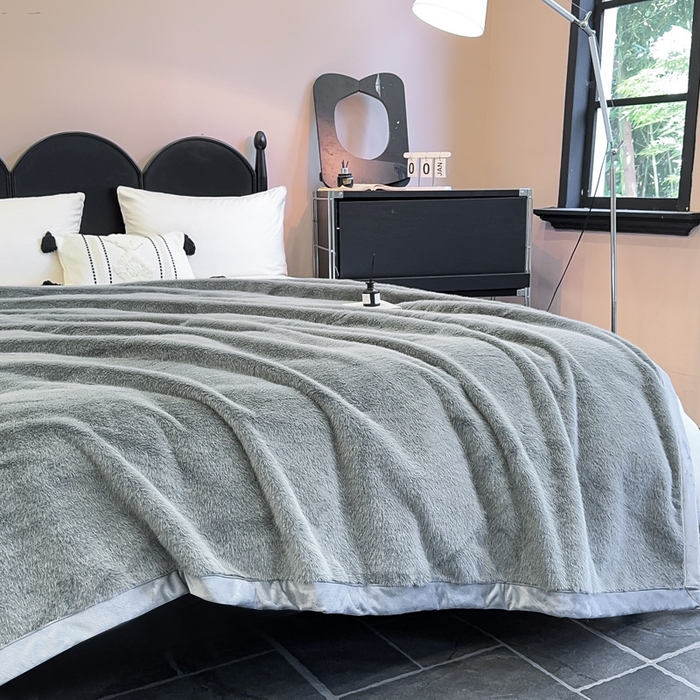 91家纺网 家纺一手货源 找家纺 2025新款纯色仿貂绒双面绒宝宝绒多功能休闲毯子办公室卧室复合毯子 浅灰