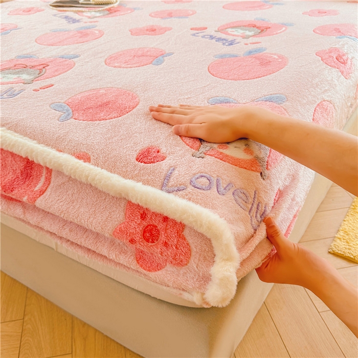 91家纺网 家纺一手货源 找家纺 喜居 喜居 2024新款雪花绒床笠印花牛奶绒床笠三件套单床笠 桃子女孩