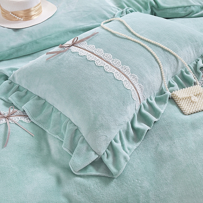 91家纺网 家纺一手货源 找家纺 卡迪亚家纺 2024新款牛奶绒床盖款公主风四件套-依琳系列 依琳-春湖绿