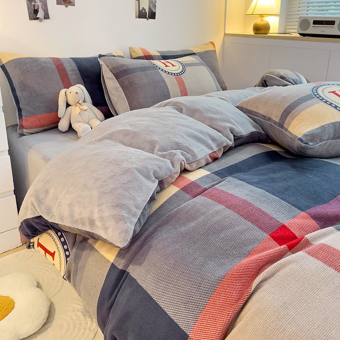 91家纺网 家纺一手货源 找家纺 西引力 2024新款加厚小清新牛奶绒四件套床单款床笠款单被套爆款 洛可