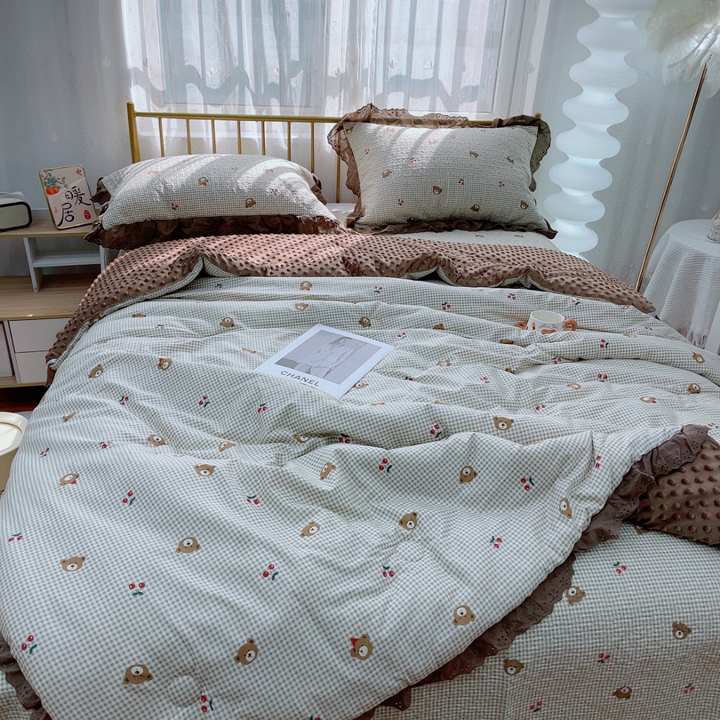 91家纺网 家纺一手货源 找家纺 暖居 2024暖居韩版纯棉豆豆被高温砂洗床盖四件套同款全棉被套熊头格子