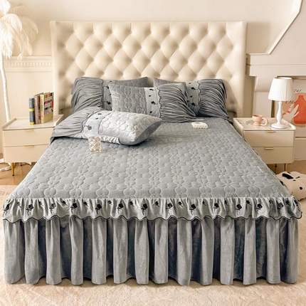 91家纺网 家纺一手货源 找家纺 （总）恋尚 2024新款宝宝绒绣花花边夹棉单床裙--叶洛莉