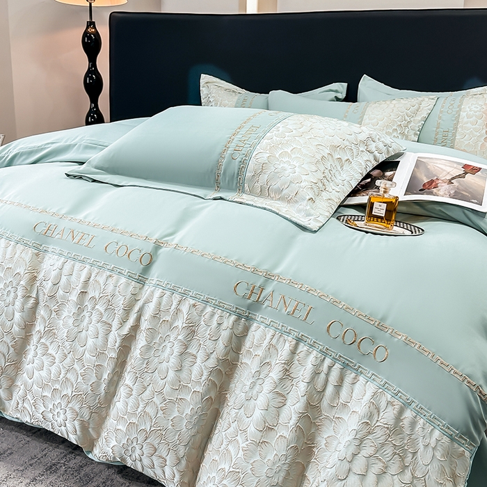 91家纺网 家纺一手货源 找家纺 宅家居 2024芙蓉并蒂-新款轻奢拼接亲肤精梳棉磨毛浮雕刺绣四件套 芙蓉并蒂-抹茶绿