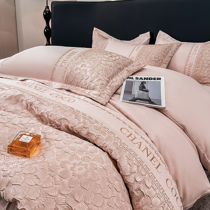 宅家居 2024芙蓉并蒂-新款轻奢拼接亲肤精梳棉磨毛浮雕刺绣四件套 芙蓉并蒂-粉色