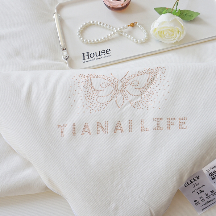 91家纺网 家纺一手货源 找家纺 德芙家纺 2024新款德芙双胎被被拉链款暖绒提花二合一子母被被子被芯 碱米白