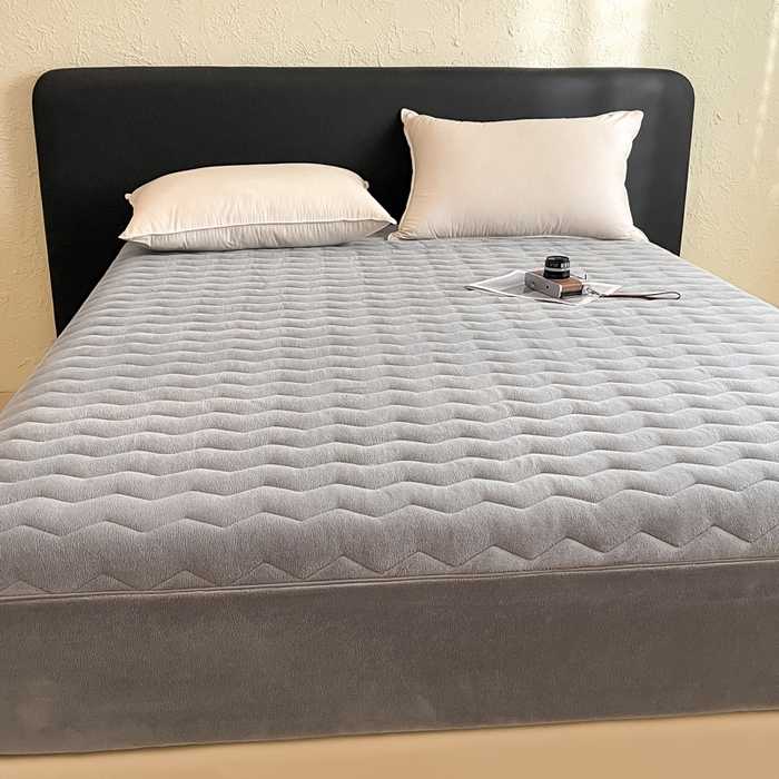 91家纺网 家纺一手货源 找家纺 法芙娜家纺 2024新款波浪纹牛奶绒夹棉床笠（控价券后价不低于128/138/148） 灰