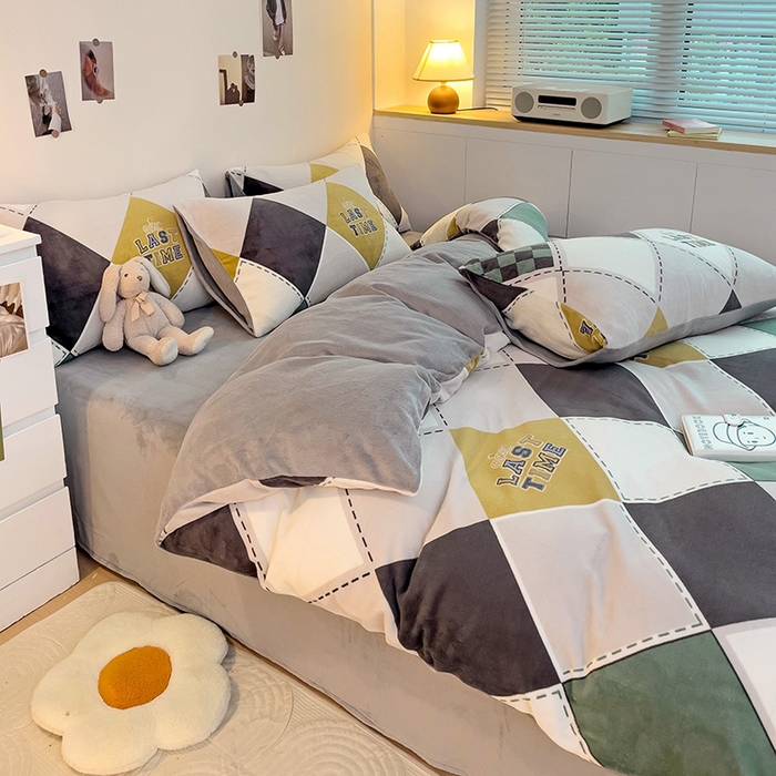 91家纺网 家纺一手货源 找家纺 西引力 2024新款加厚小清新牛奶绒四件套床单款床笠款单被套爆款 菱格