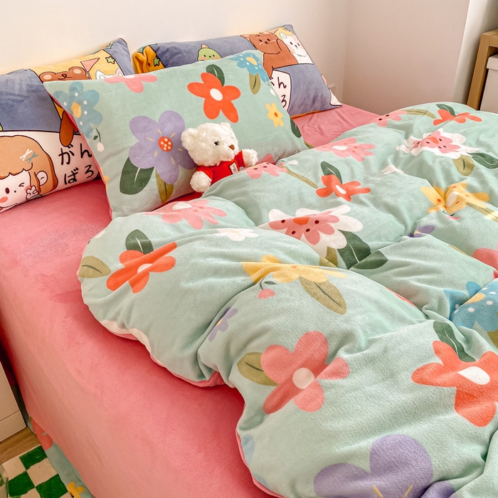 91家纺网 家纺一手货源 找家纺 西引力 2024新款加厚小清新牛奶绒四件套床单款床笠款单被套爆款 万紫千红