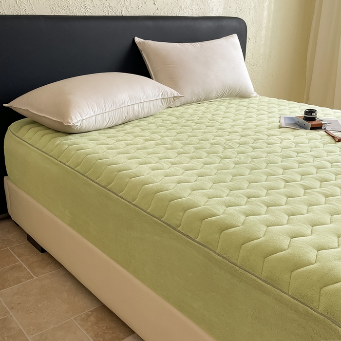 91家纺网 家纺一手货源 找家纺 法芙娜家纺 2024新款波浪纹牛奶绒夹棉床笠（控价券后价不低于128/138/148） 绿