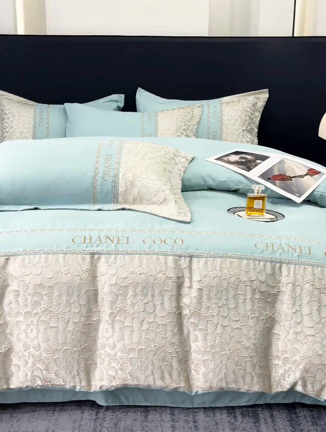 91家纺网 家纺一手货源 找家纺 宅家居 2024芙蓉并蒂-新款轻奢拼接亲肤精梳棉磨毛浮雕刺绣四件套 芙蓉并蒂-抹茶绿