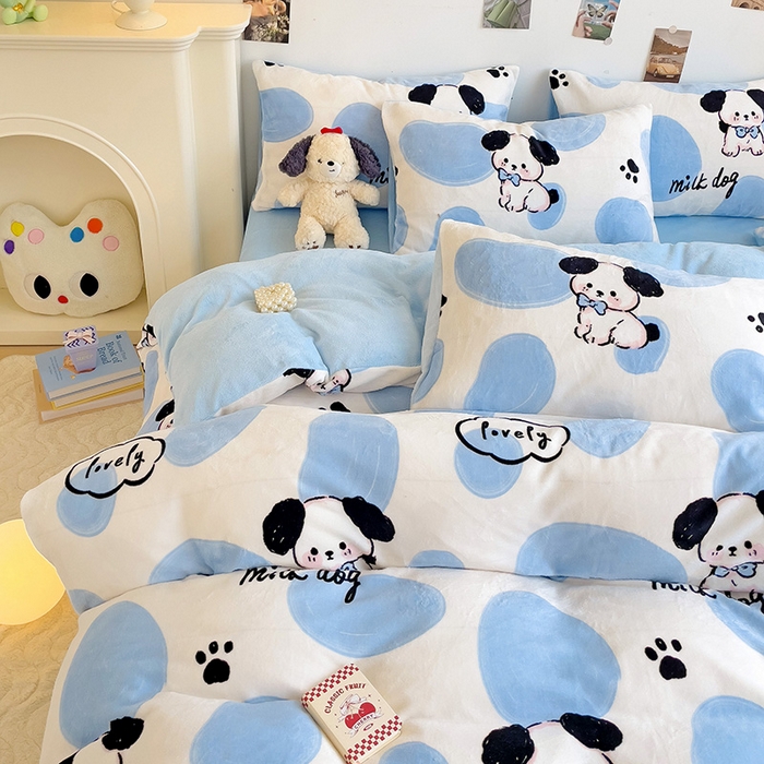 91家纺网 家纺一手货源 找家纺 西引力 2024新款加厚小清新牛奶绒四件套床单款床笠款单被套爆款 牛奶狗