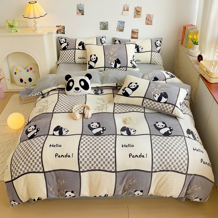 91家纺网 家纺一手货源 找家纺 西引力 2024新款加厚小清新牛奶绒四件套床单款床笠款单被套爆款 熊猫皮皮