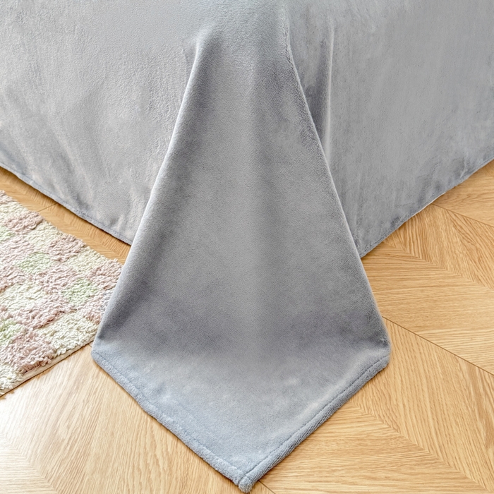 91家纺网 家纺一手货源 找家纺 梦舒羽 2025新款高克重小清新牛奶绒四件套冬季法莱绒珊瑚绒-刺绣小狗系列（风格一） 小八嘎-浅灰太空灰