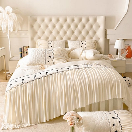 91家纺网 家纺一手货源 找家纺 恋尚 2024新款宝宝绒夹棉床裙绣花四件套--叶洛莉 叶洛莉-奶昔白