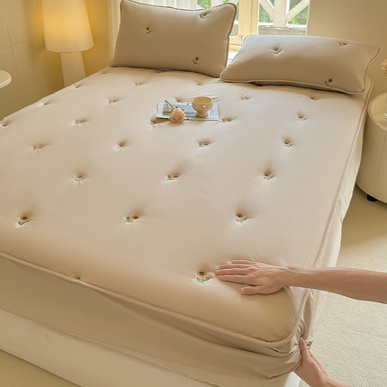 91家纺网 家纺一手货源 找家纺 （总）丝芙妮家居（原乐视家纺） 2024新款刺绣夹棉单品床笠