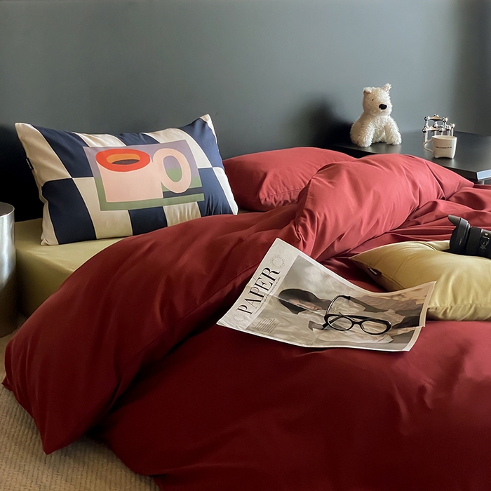 91家纺网 家纺一手货源 找家纺 圆岛家纺 2024秋冬新款纯色孟菲斯博主风时尚全棉磨毛五件套 洛可红拼尼罗绿