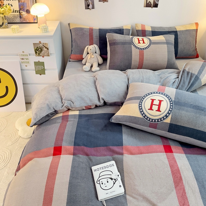 91家纺网 家纺一手货源 找家纺 西引力 2024新款加厚小清新牛奶绒四件套床单款床笠款单被套爆款 洛可