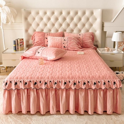 91家纺网 家纺一手货源 找家纺 （总）恋尚 2024新款宝宝绒绣花花边夹棉单床裙--叶洛莉