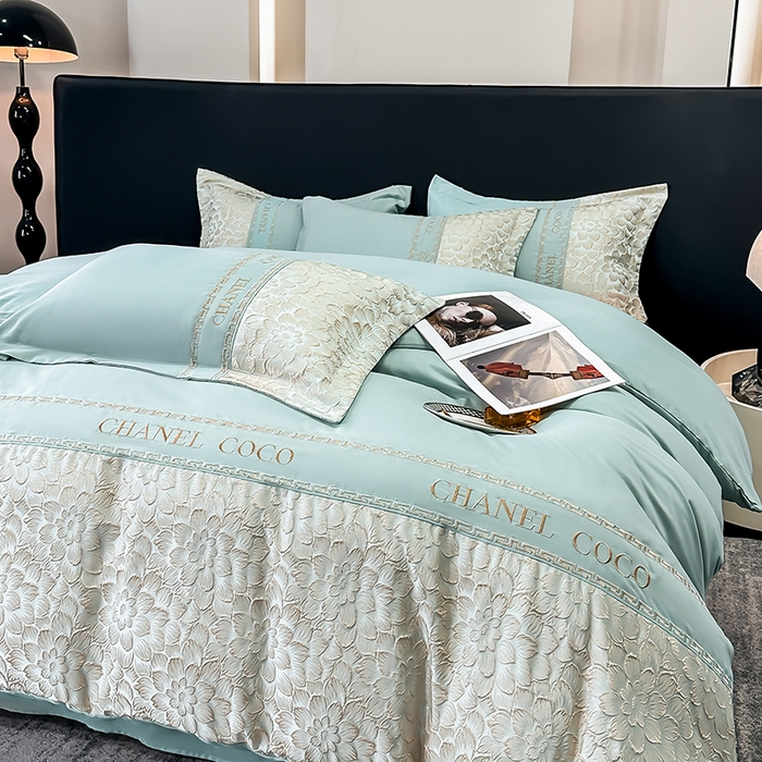 91家纺网 家纺一手货源 找家纺 宅家居 2024芙蓉并蒂-新款轻奢拼接亲肤精梳棉磨毛浮雕刺绣四件套 芙蓉并蒂-抹茶绿