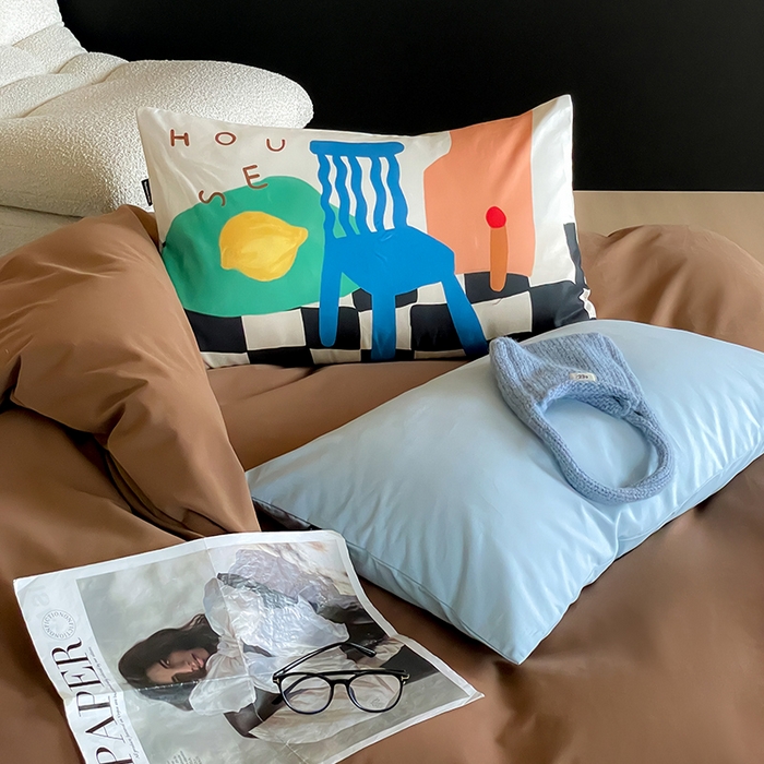 91家纺网 家纺一手货源 找家纺 圆岛家纺 2024秋冬新款纯色孟菲斯博主风时尚全棉磨毛五件套 深咖拼圣迪蓝