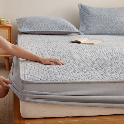 91家纺网 家纺一手货源 找家纺 布卢姆床垫 2025新款A类加厚牛奶绒抗菌床笠--麦香系列 麦香-蓝灰