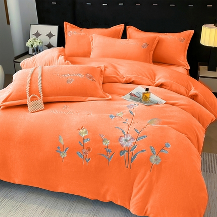 91家纺网 家纺一手货源 找家纺 （总）孟鑫家纺 2025新款大版绣花牛奶绒四件套刺绣花卉高克重宝宝绒-秘密花园