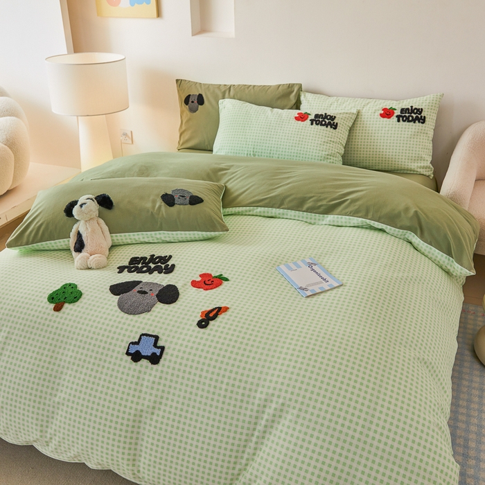 91家纺网 家纺一手货源 找家纺 怡家居 2024秋冬新款全棉磨毛绣花四件套 五彩童年