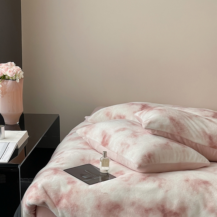 91家纺网 家纺一手货源 找家纺 窝米 2024冬季新款雪貂绒系列四件套 炫彩-粉