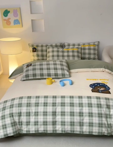 91家纺网 家纺一手货源 找家纺 怡家居 2024秋冬新款全棉磨毛绣花四件套 帽子熊