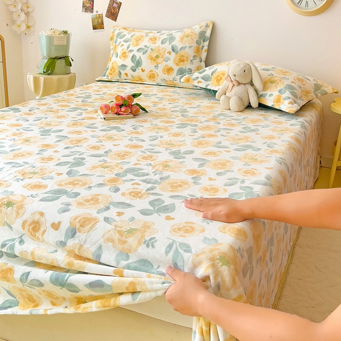 91家纺网 家纺一手货源 找家纺 大柏树 2025新款A类高克重亲肤舒适牛奶绒印花四件套-单床单可定制 朵柔-黄