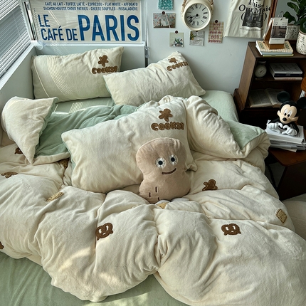 91家纺网 家纺一手货源 找家纺 （总）原素 2024饼干人毛巾绣牛奶绒四件套