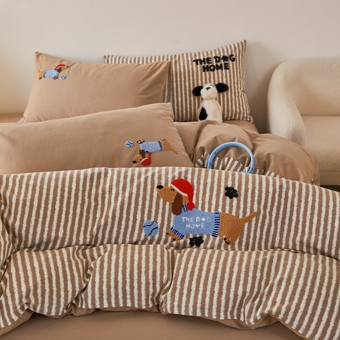 91家纺网 家纺一手货源 找家纺 怡家居 2024秋冬新款全棉磨毛绣花四件套 治愈狗狗