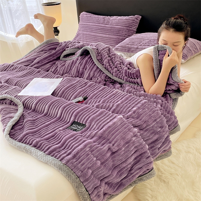 91家纺网 家纺一手货源 找家纺 梦舒羽 2025新款子母条兔毛绒毛毯宿舍牛奶绒小被毯 魅力紫