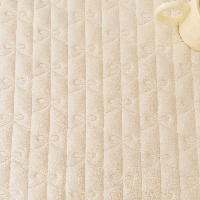 91家纺网 家纺一手货源 找家纺 罗艺轩 2024新款高克重牛奶雪纺边床裙三件套-羽蝶 奶昔