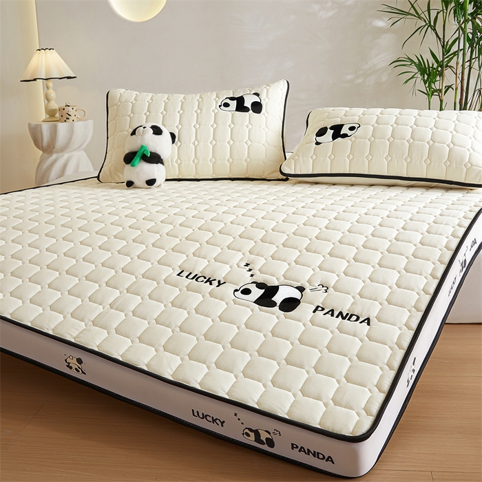 91家纺网 家纺一手货源 找家纺 鑫钰 2024秋冬新款立体乳胶加厚海绵床垫 立体边-趴趴熊猫-玉石白-