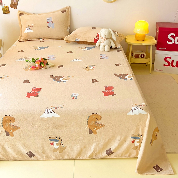 91家纺网 家纺一手货源 找家纺 大柏树 2025新款A类高克重亲肤舒适牛奶绒印花四件套-单床单可定制 恐龙世界