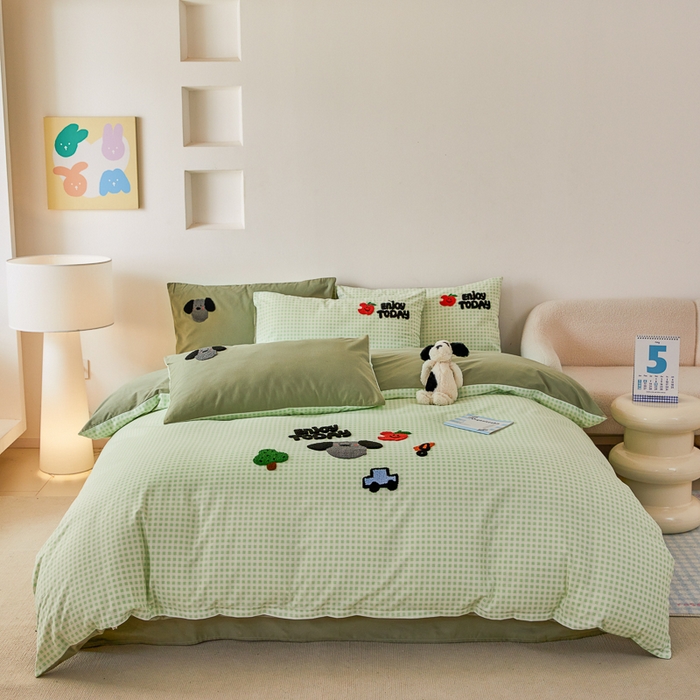 91家纺网 家纺一手货源 找家纺 怡家居 2024秋冬新款全棉磨毛绣花四件套 五彩童年