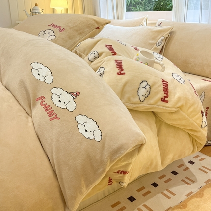 91家纺网 家纺一手货源 找家纺 佰亿莱 2024新款简约牛奶绒刺绣四件套 乐趣狗