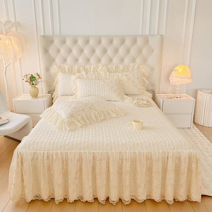 91家纺网 家纺一手货源 找家纺 （总）罗艺轩 2024新款高克重牛奶雪纺边床裙三件套-羽蝶