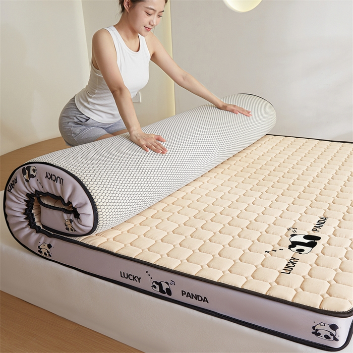 91家纺网 家纺一手货源 找家纺 鑫钰 2024秋冬新款立体乳胶加厚海绵床垫 立体边-趴趴熊猫-香槟金-