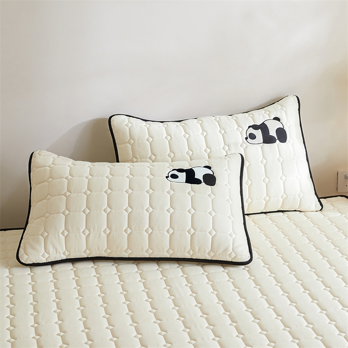 91家纺网 家纺一手货源 找家纺 鑫钰 2024秋冬新款立体乳胶加厚海绵床垫 立体边-趴趴熊猫-玉石白-