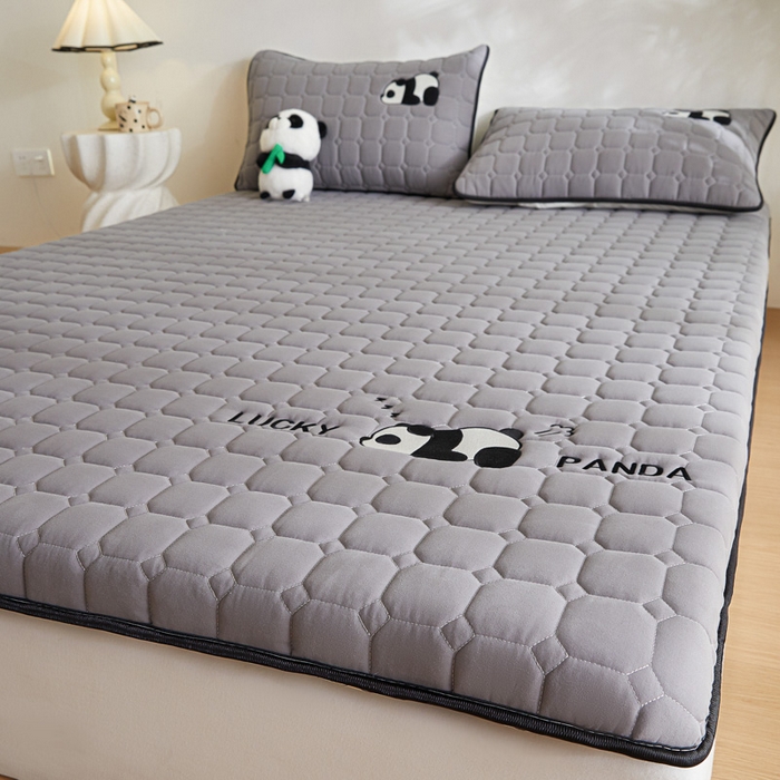 91家纺网 家纺一手货源 找家纺 鑫钰 2024秋冬新款单边乳胶加厚硬质棉家用床垫 单边-趴趴熊猫-相思灰