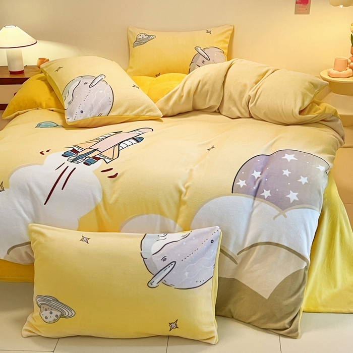 91家纺网 家纺一手货源 找家纺 新方向 2025新款全消光A类儿童牛奶绒四件套-飞行游 飞行游-黄